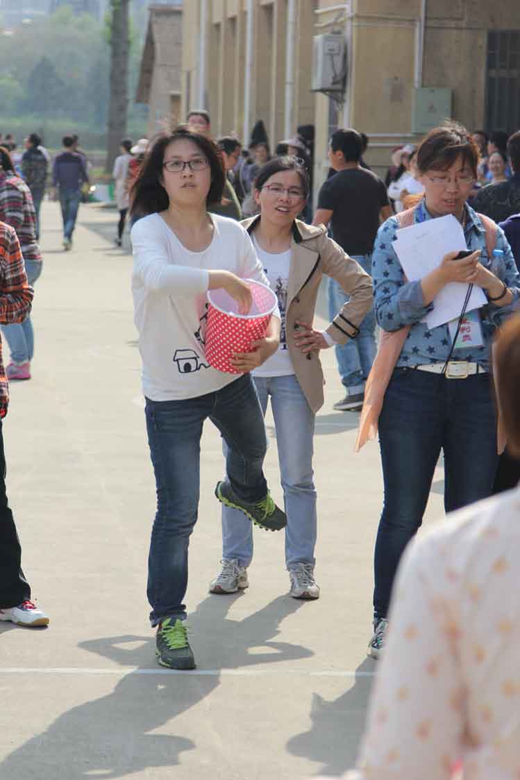 c7网页版员工积极参加院趣味运动会